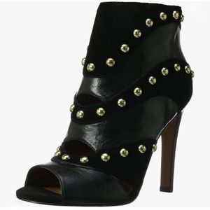 Nine West Women's Ezzy Boot,Black/Black Leather. Mint condition, only worn once